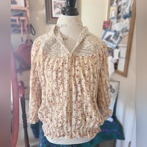 Lucky brand 100% cotton floral flowy blouse doen like size large